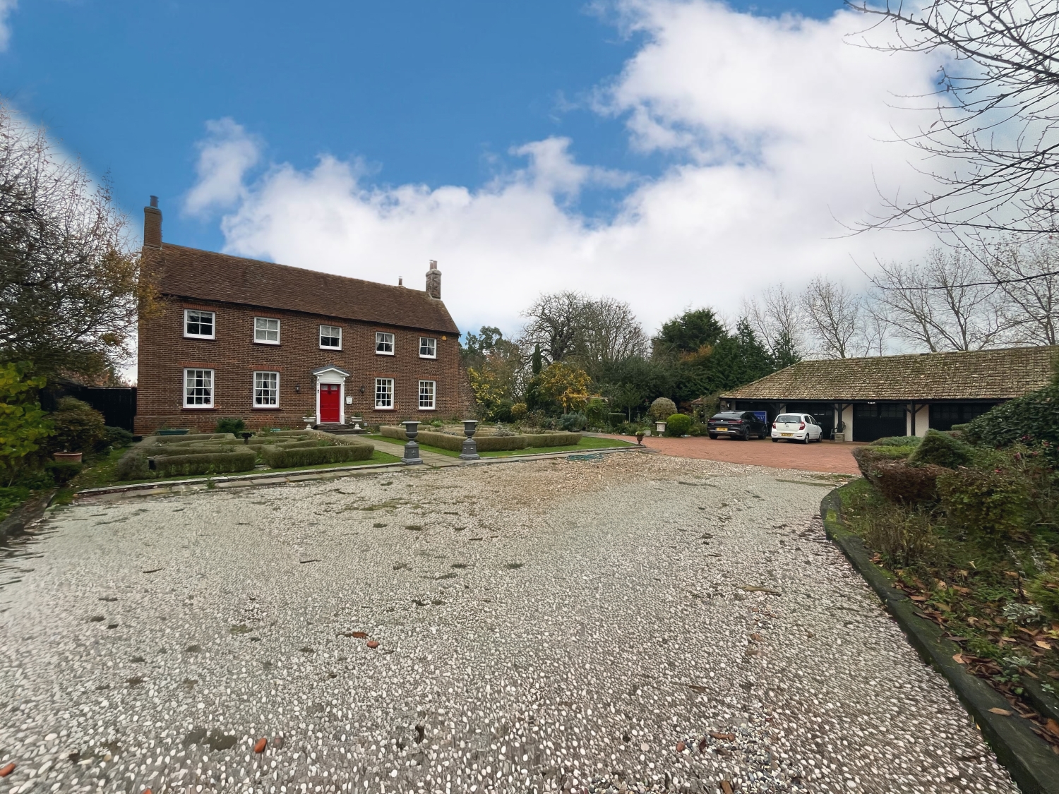 4 bedroom detached house for sale 0