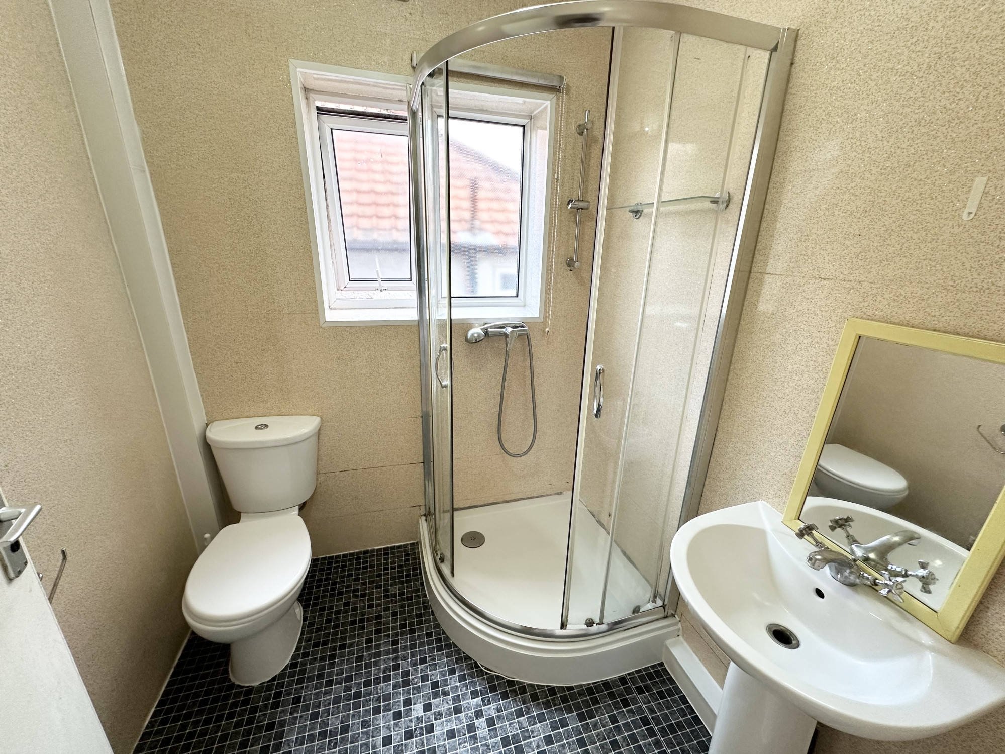 77 Springfield Mount,, Springfield Mount, Colindale photo 5