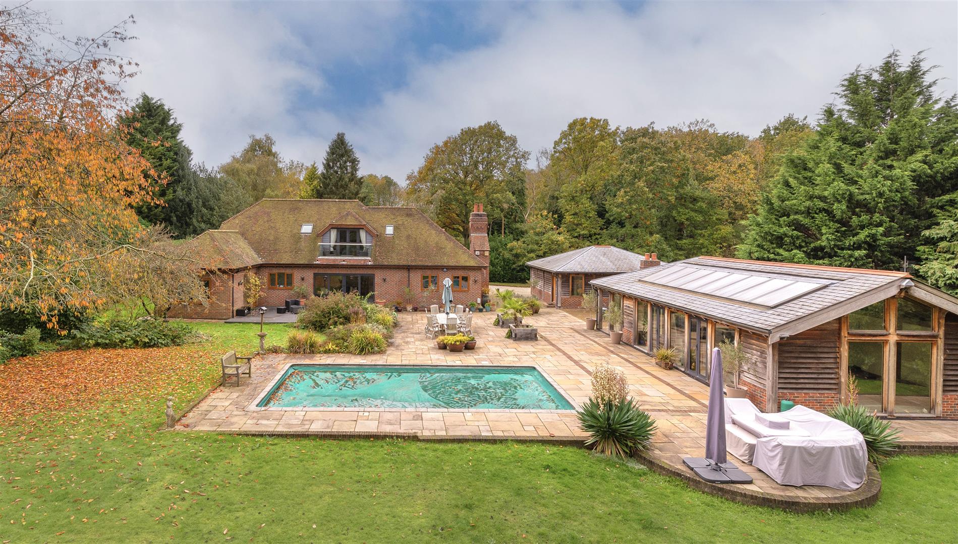 7 bedroom detached house for sale 0