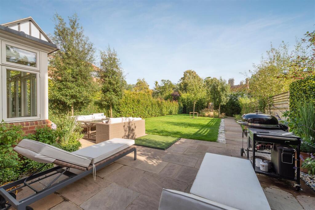 5 bedroom terraced house for sale 0