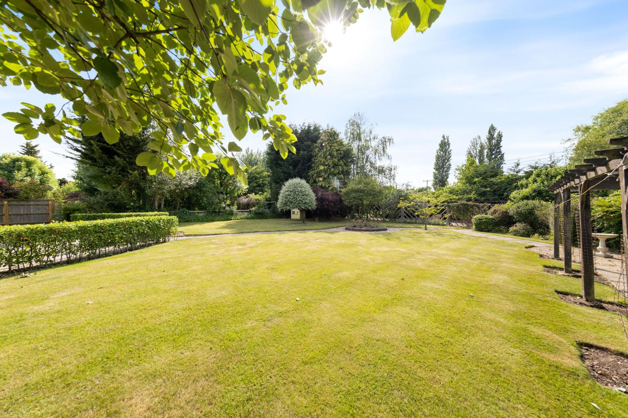 4 bedroom detached house for sale 0