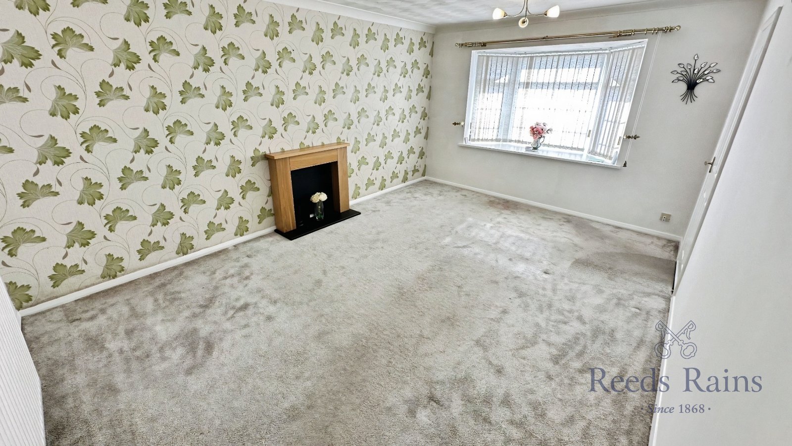 17, Radstone Rise, Staffordshire photo 4