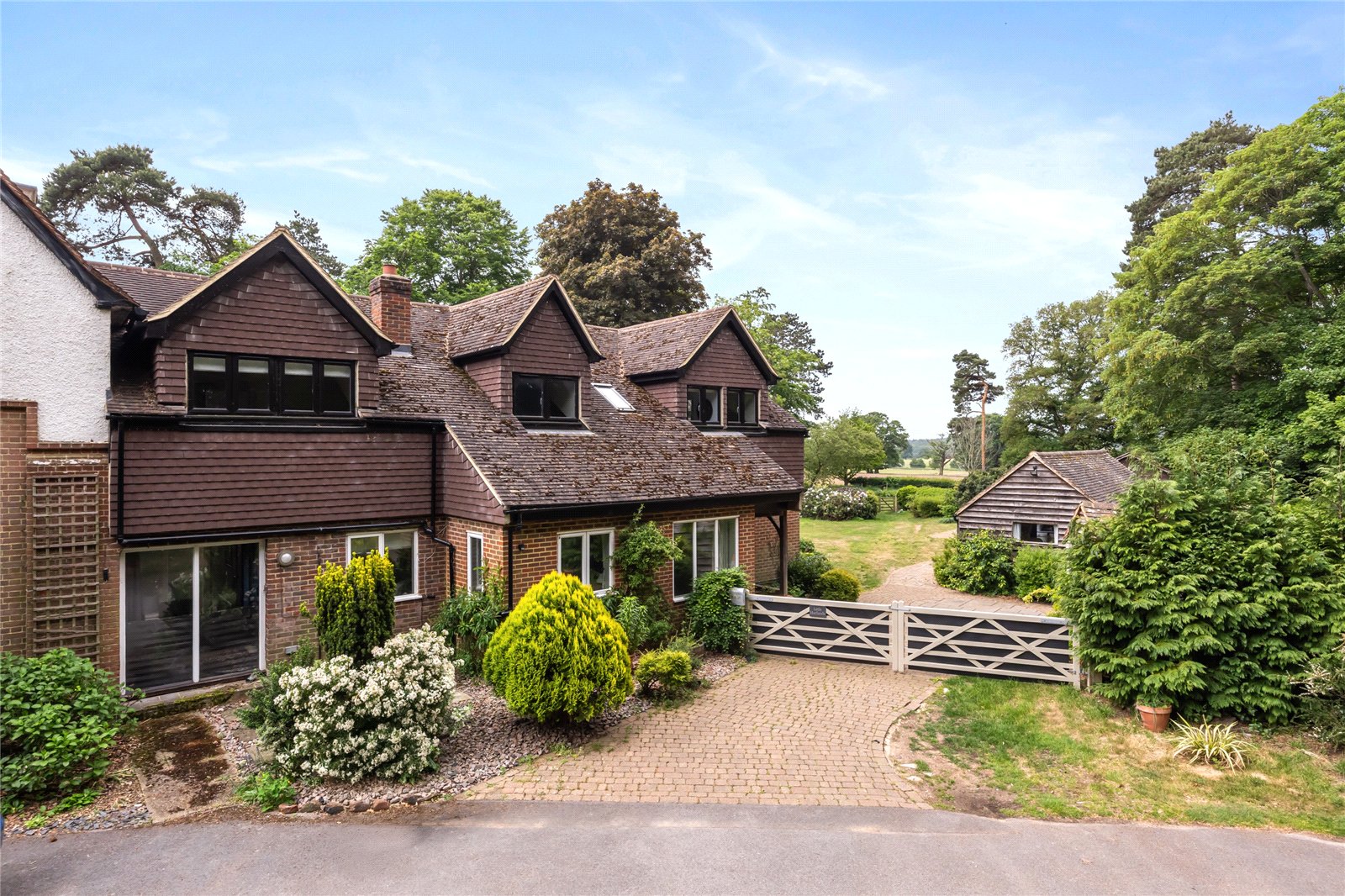 3 bedroom equestrian property for sale 0