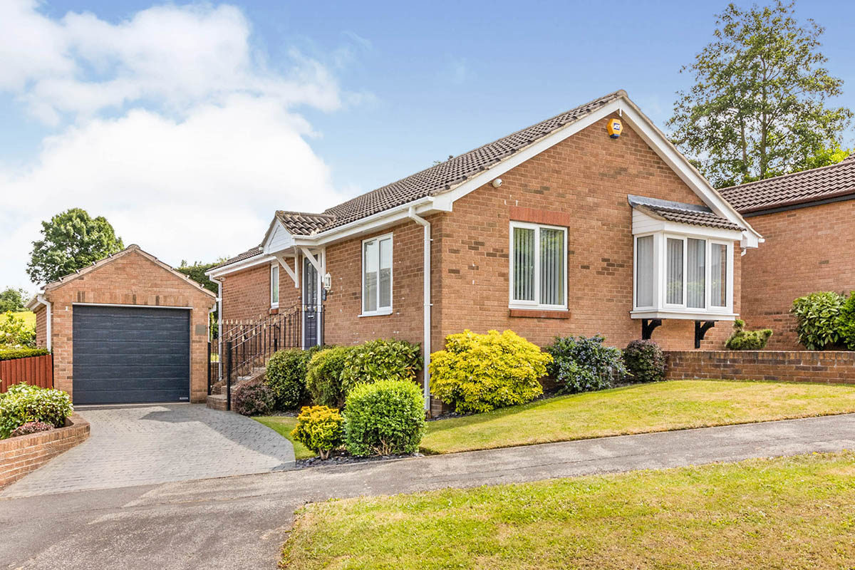 Free property report 33 Raven Drive, Thorpe Hesley, Rotherham, S61 2UD