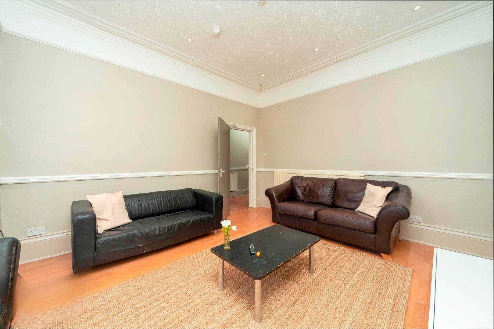 442 Moss Lane East, Manchester photo 4