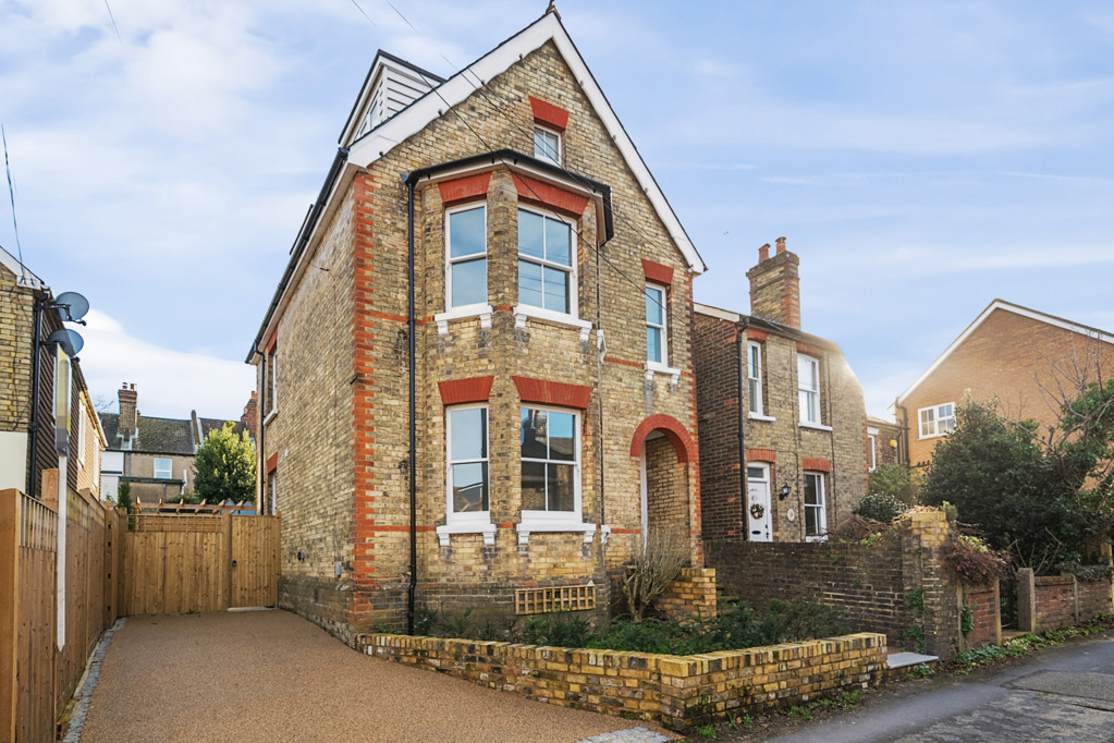 6 bedroom end terrace house for sale in London