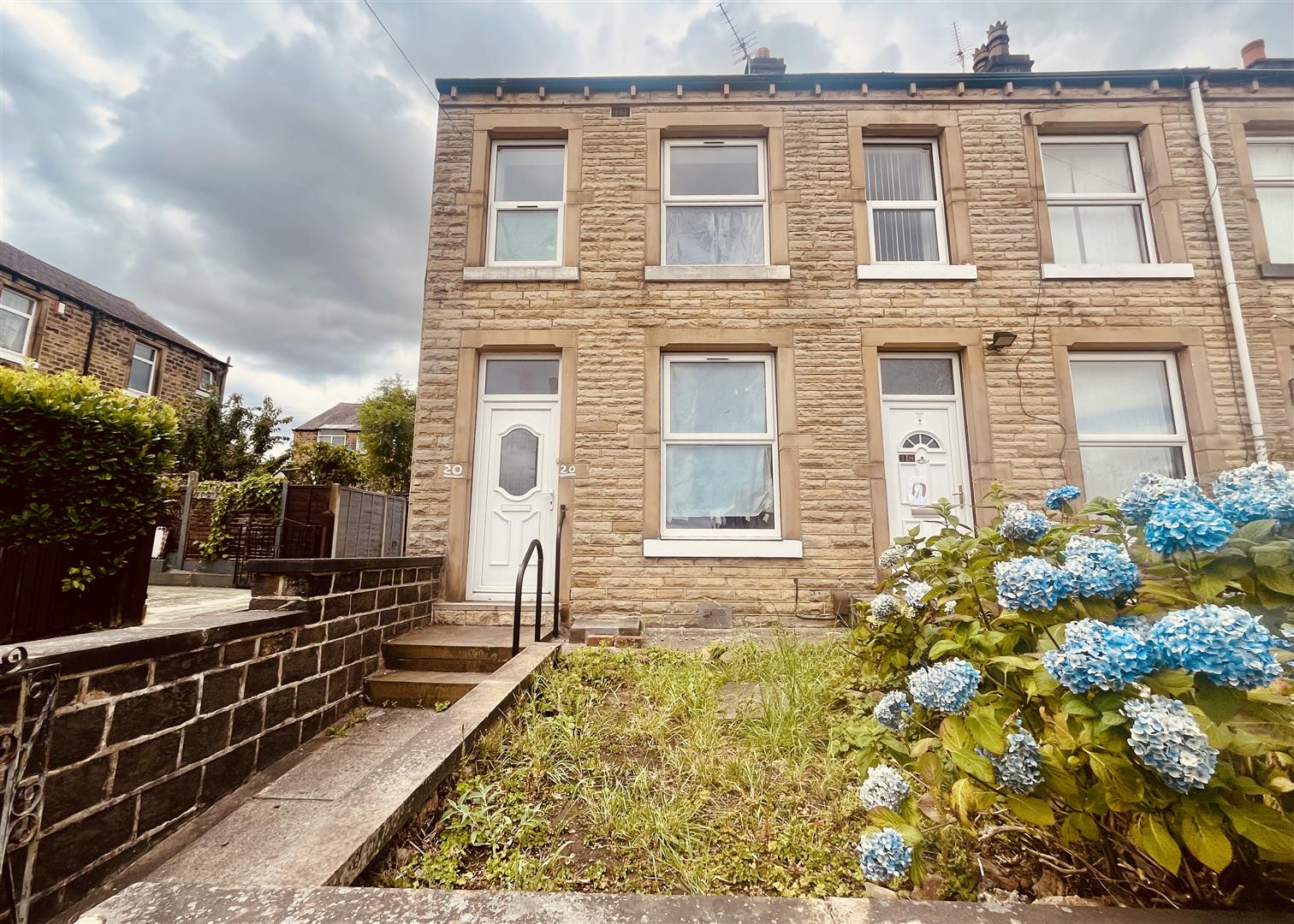 2-bed terraced on 20, George Street, Huddersfield, £115,000