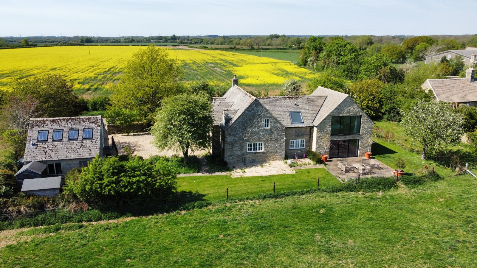 4 bedroom detached house for sale 0