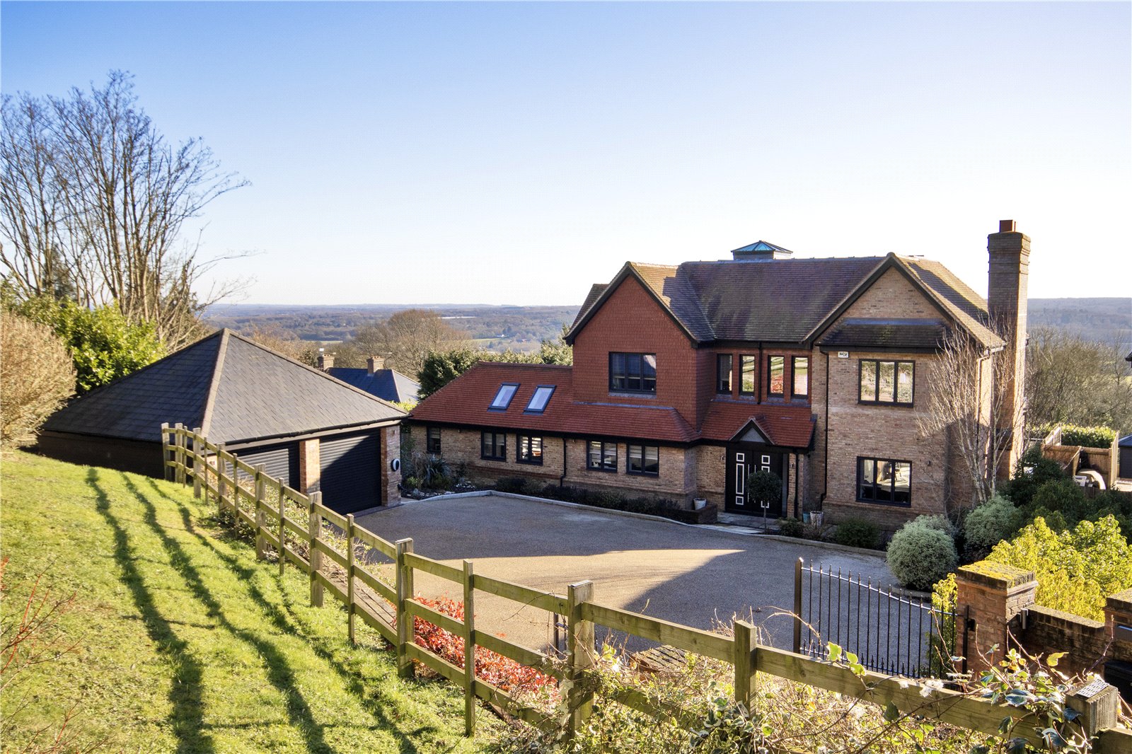 5 bedroom detached house for sale 0