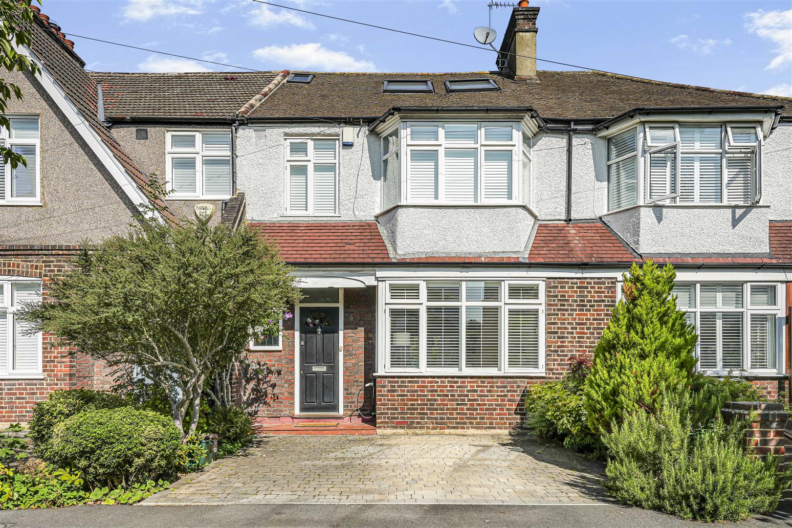 4 bedroom terraced house for sale in London
