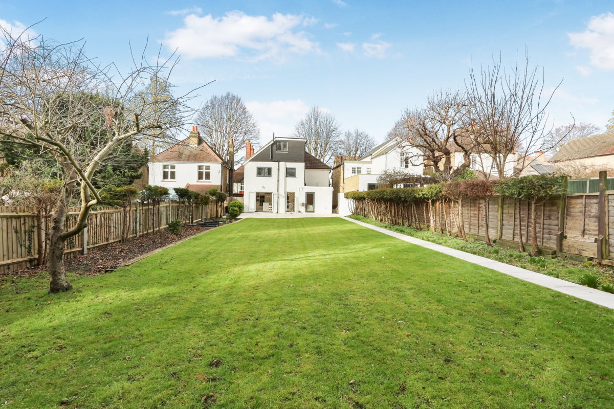 5 bedroom detached house for sale 0