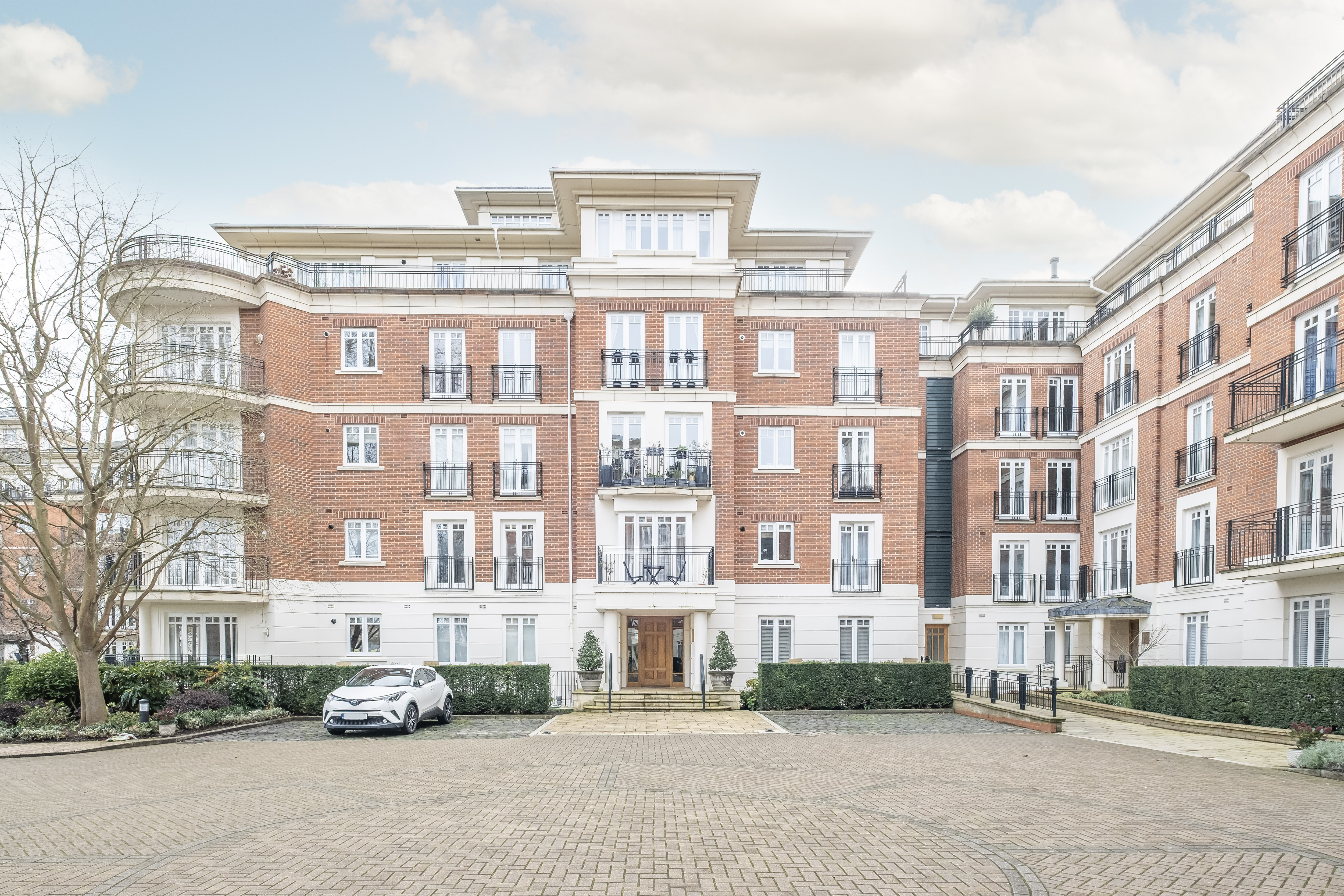 2 bedroom flat for sale 0