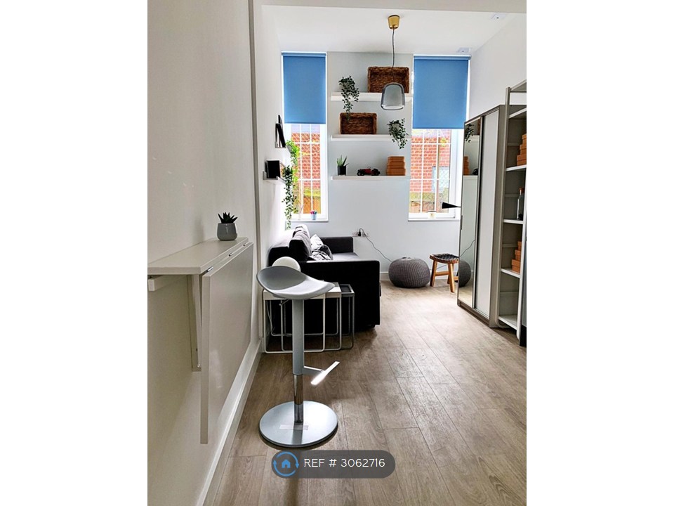 Studio, Church Way, Edgware photo 5