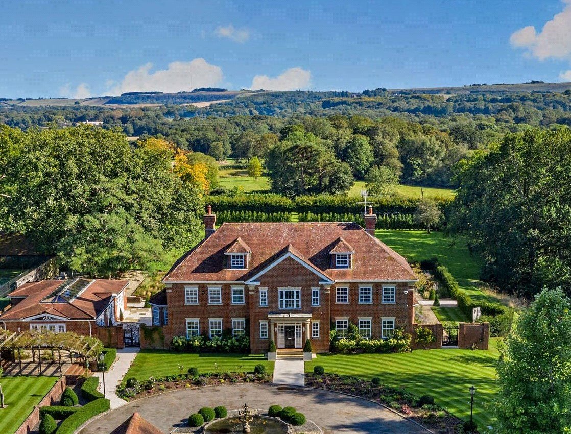 7 bedroom detached house for sale 0
