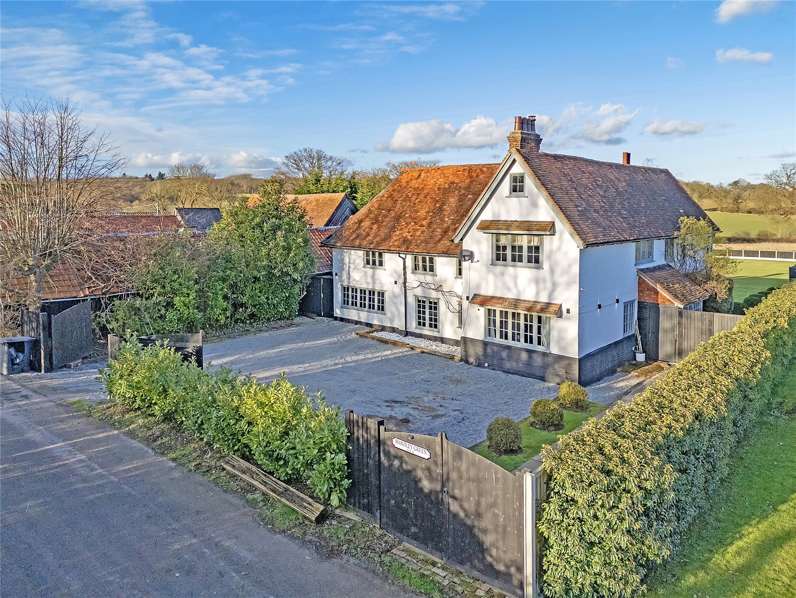4 bedroom detached house for sale 0