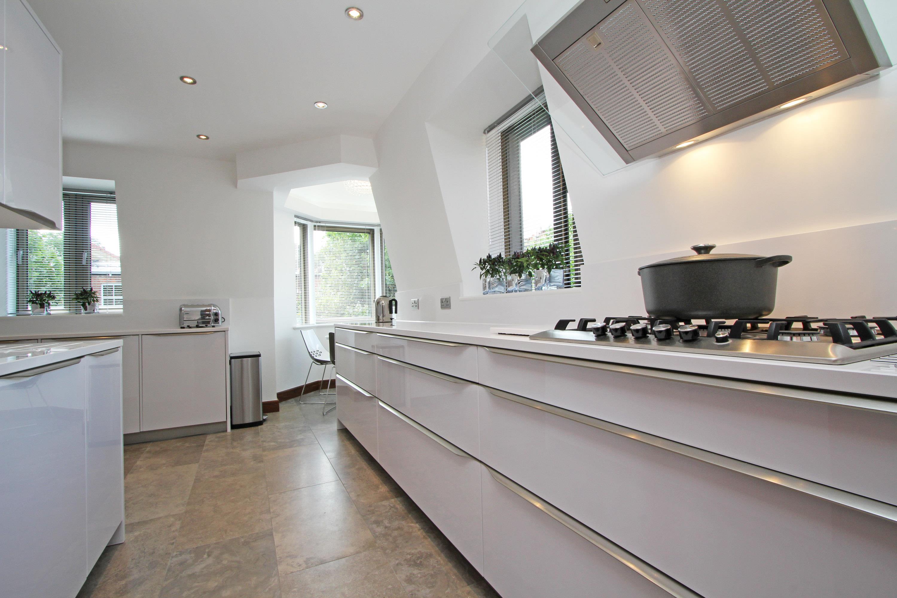 Flat 15, Tarnbrook Court, 9, Holbein Place, London photo 4