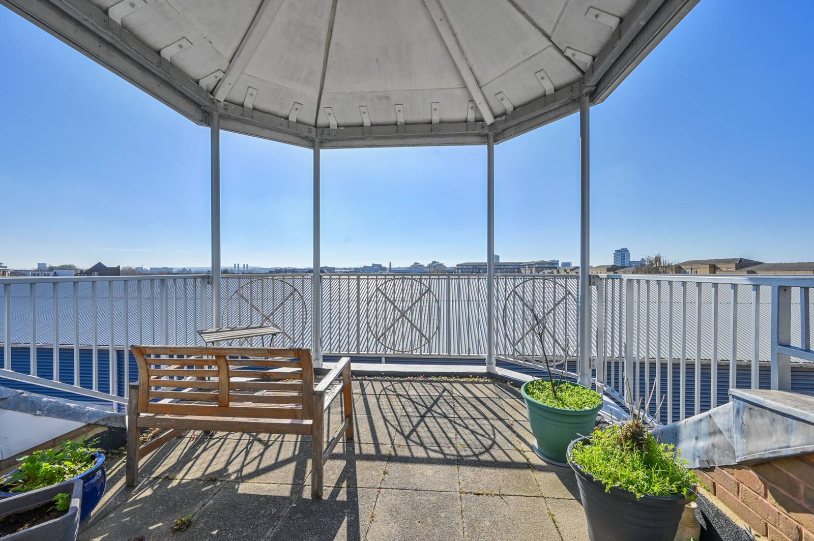 3 bedroom flat for sale 0