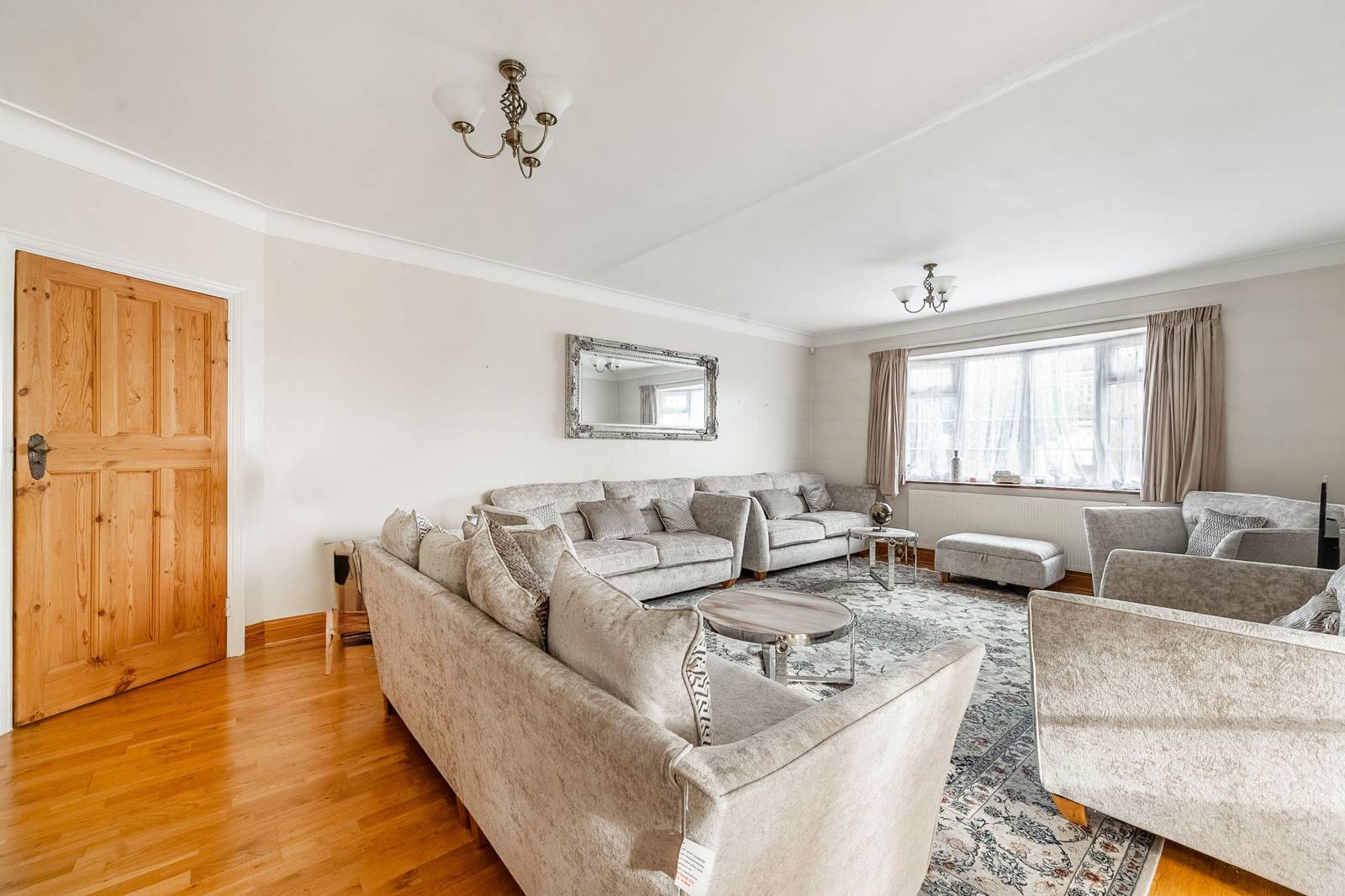 5 bedroom detached house for sale 0