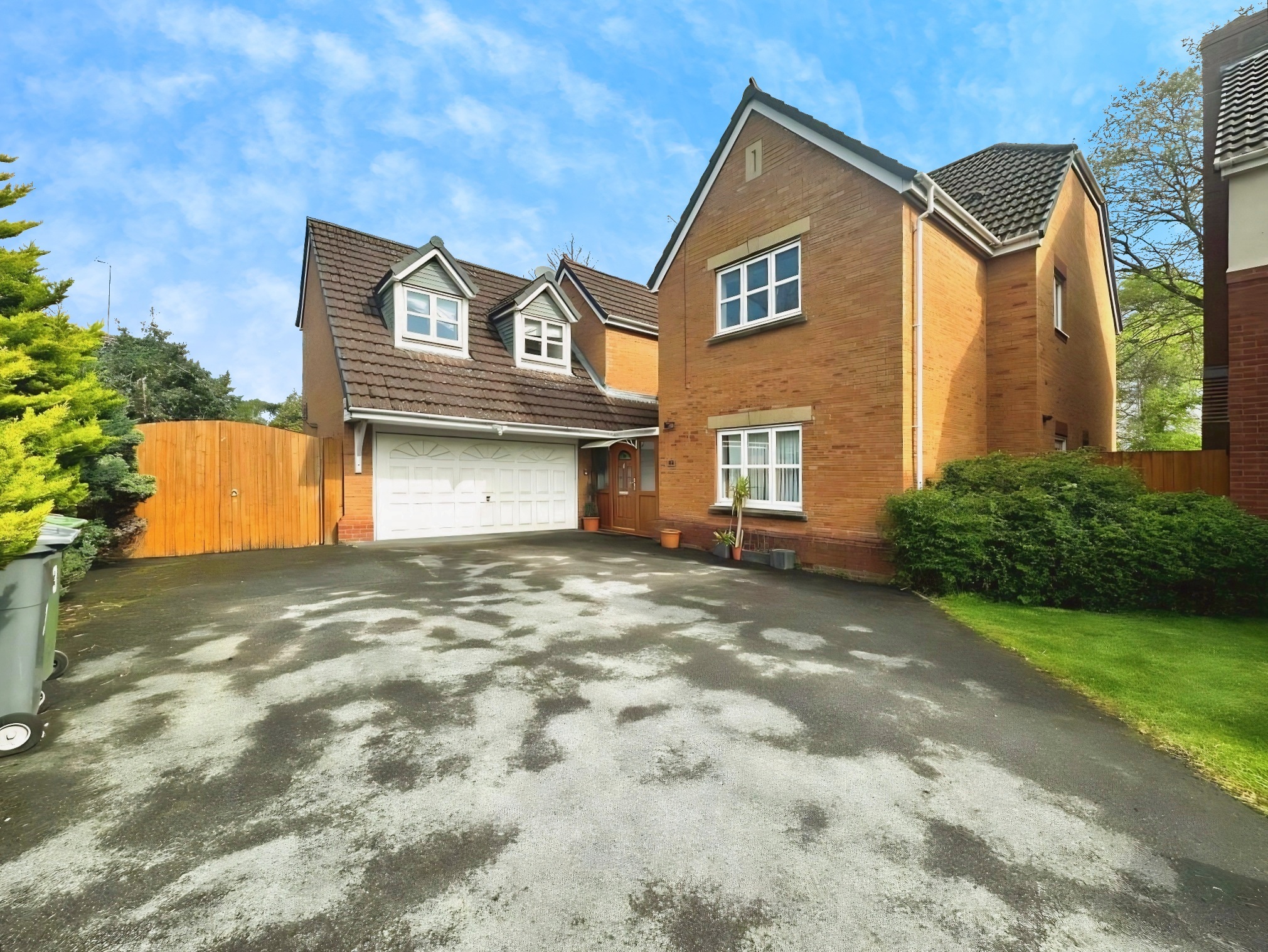 5-bed house on 3, Wychwood, Wirral, £675,950