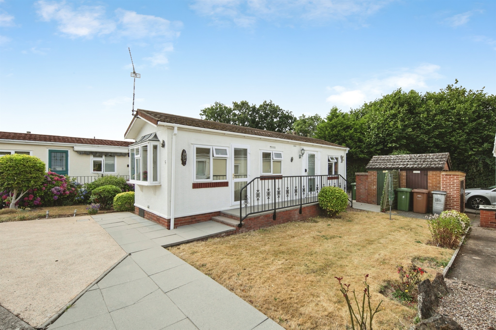 5 Eaves Green Park, Showell Lane, Meriden, Coventry, CV7 7JA - listing photo
