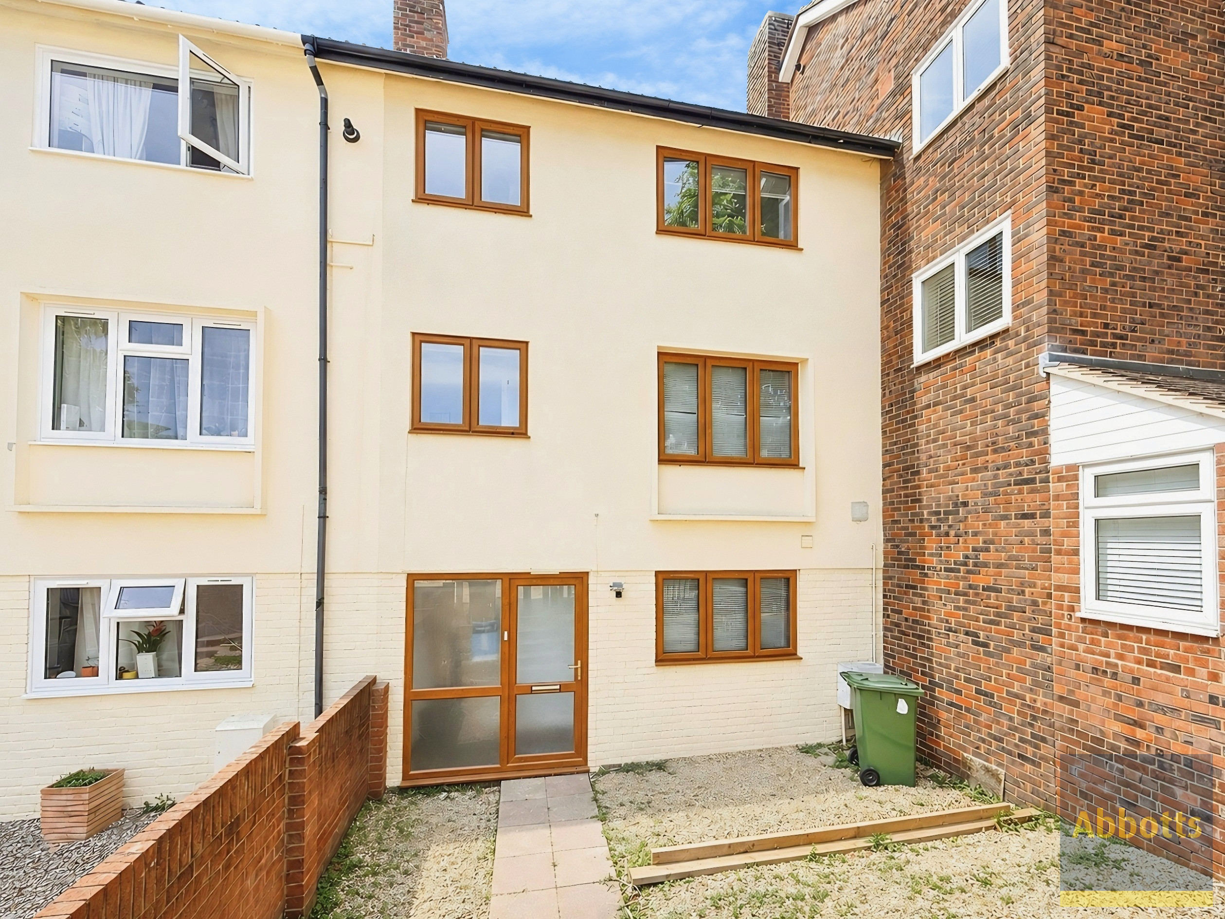 20, Basildon photo 5