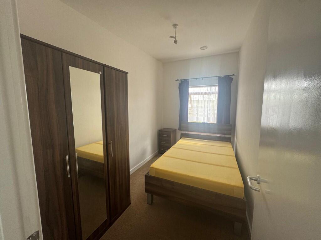 449, Bastable Avenue, BARKING photo 2