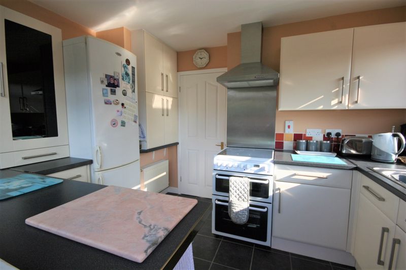 Photos of Burleigh Croft, Hucclecote, Gloucester GL3 56370200 Zoopla