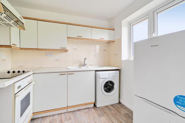 30, Cleves Court, Windsor photo 4