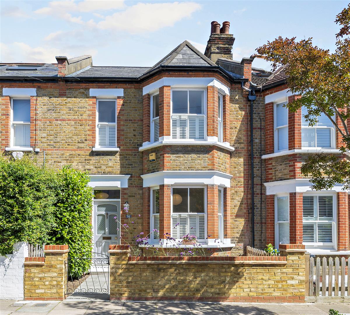 6 bedroom detached house for sale