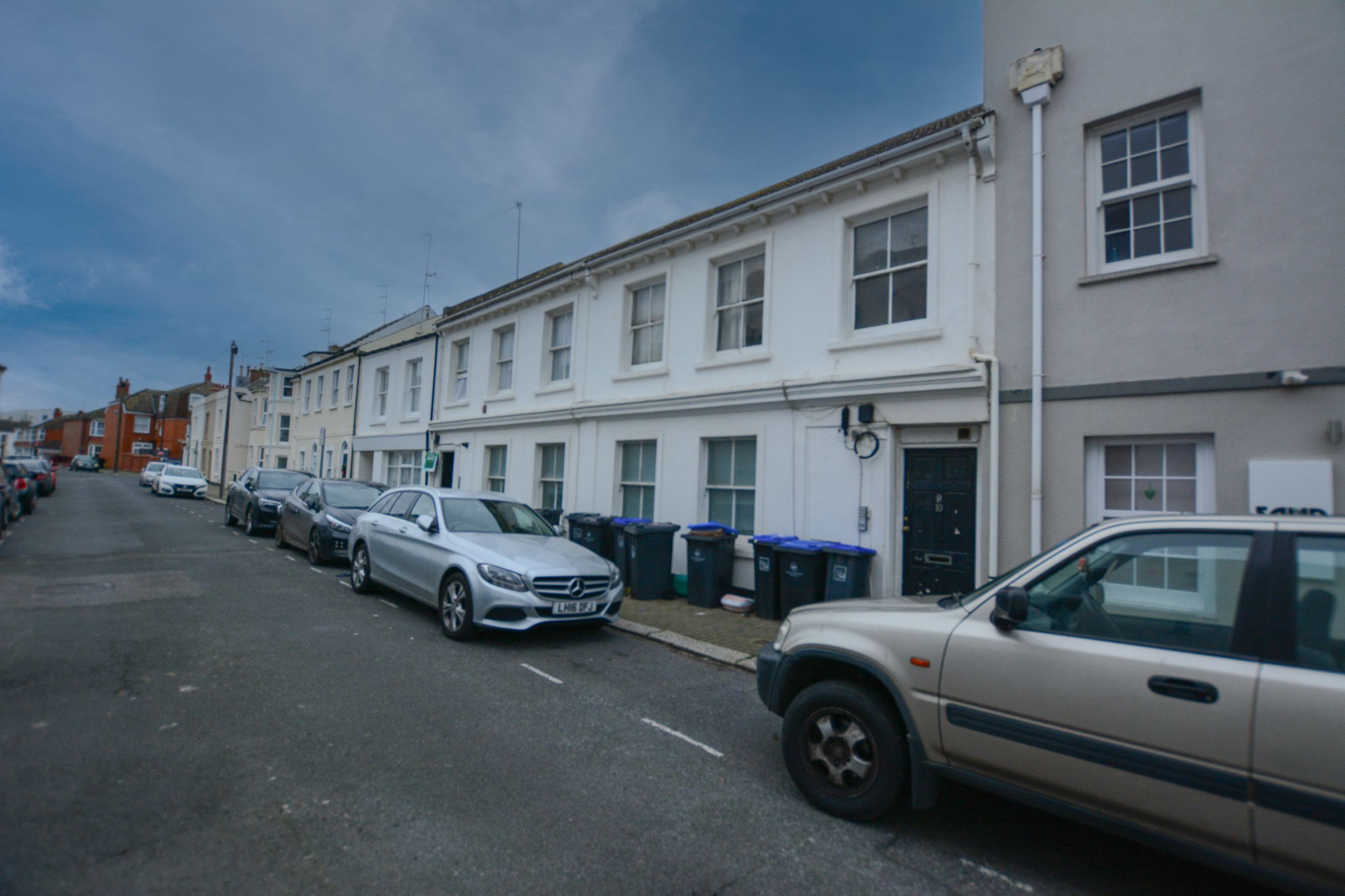 2-bed flat on Flat 6, The Paragon, 9-10 Brunswick Road, Worthing, £230,000
