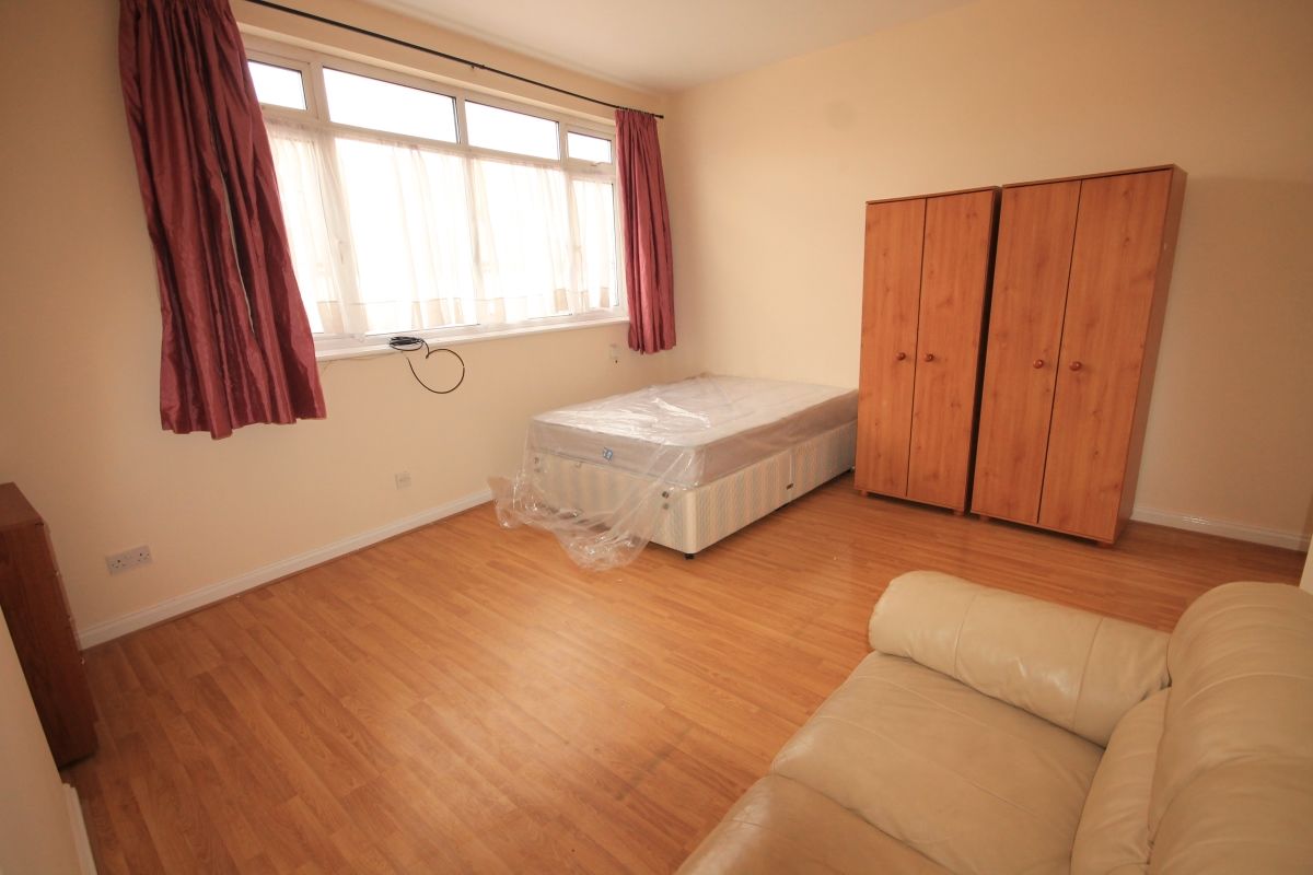 1 Bedroom Flat To Rent In Grays Corner Ley Street Ilford Ig2