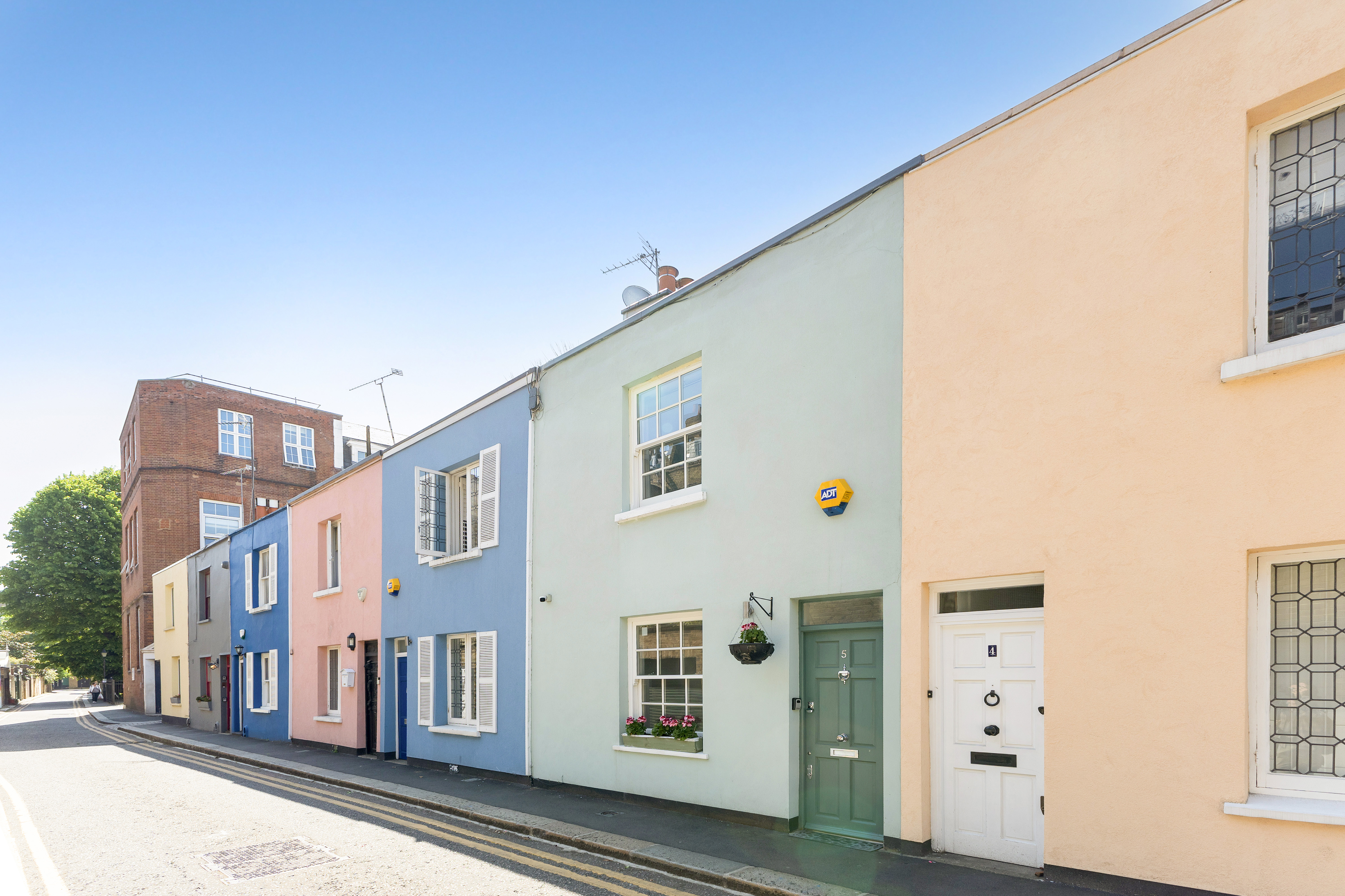 2 bedroom mews house for sale 0