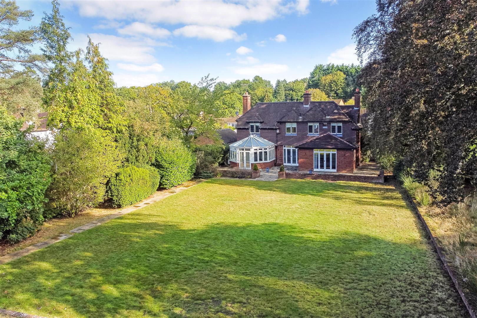 4 bedroom detached house for sale 0