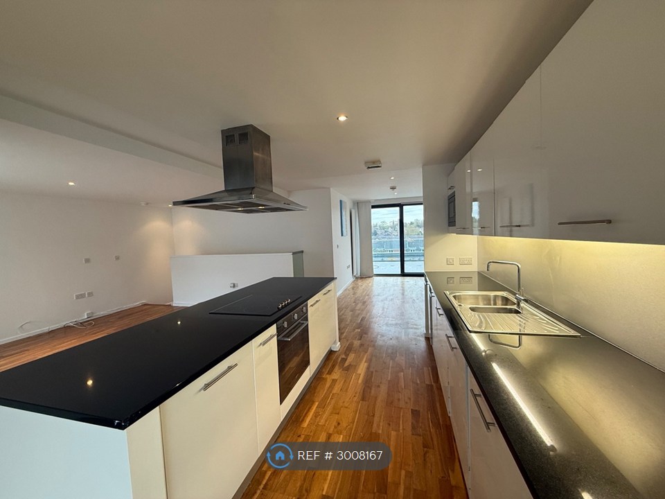 2-bed flat on Apartment  Budenberg, Woodfield Road, Altrincham, £1,350/mo