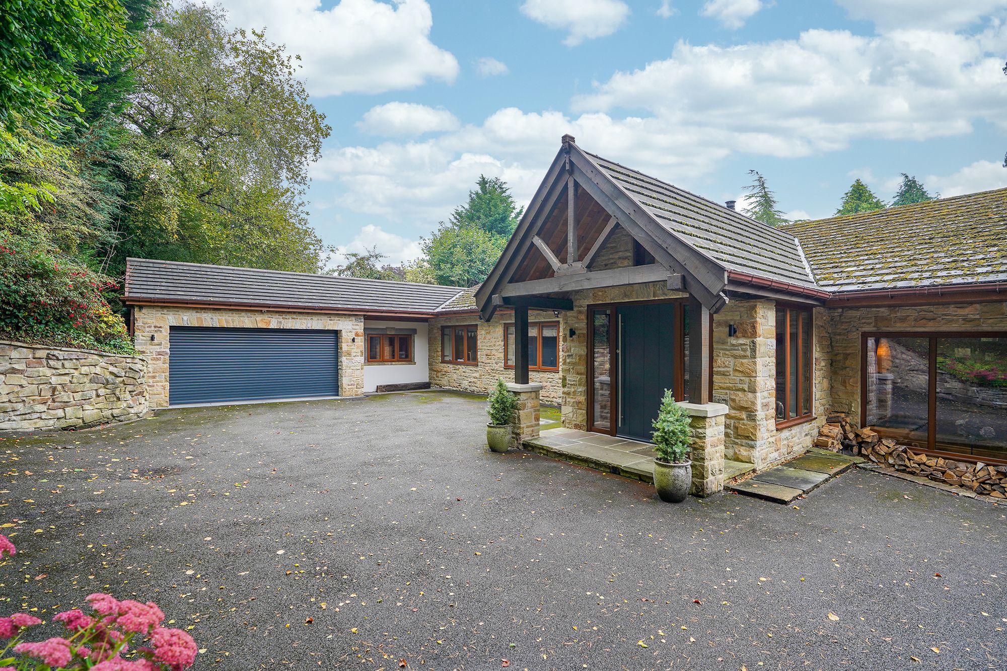 5 bedroom detached house for sale 0