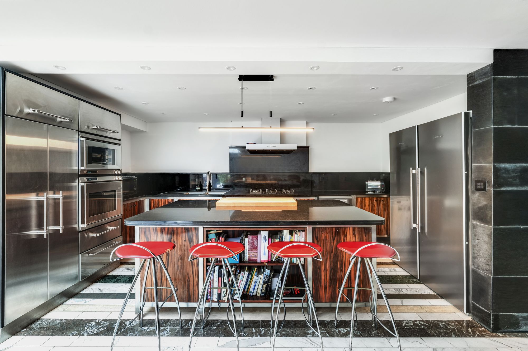 4 bedroom detached house for sale 0