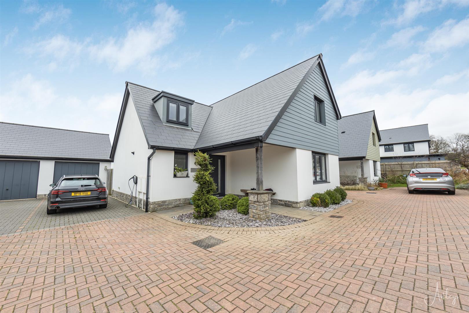 3-bed detached on Summerland Lane, Newton, Swansea SA3, £475,000