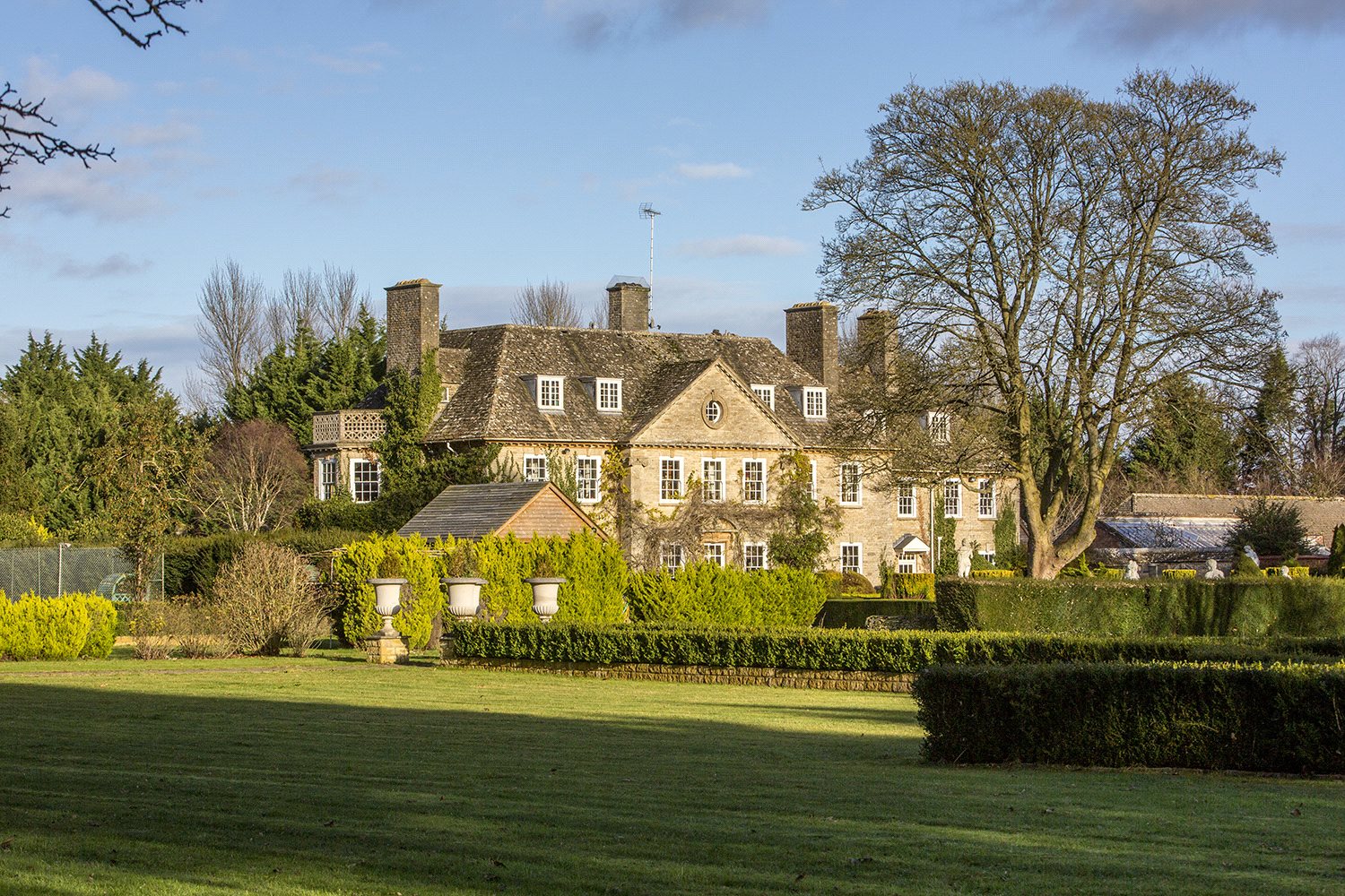 18 bedroom detached house for sale The Luxury Marketplace