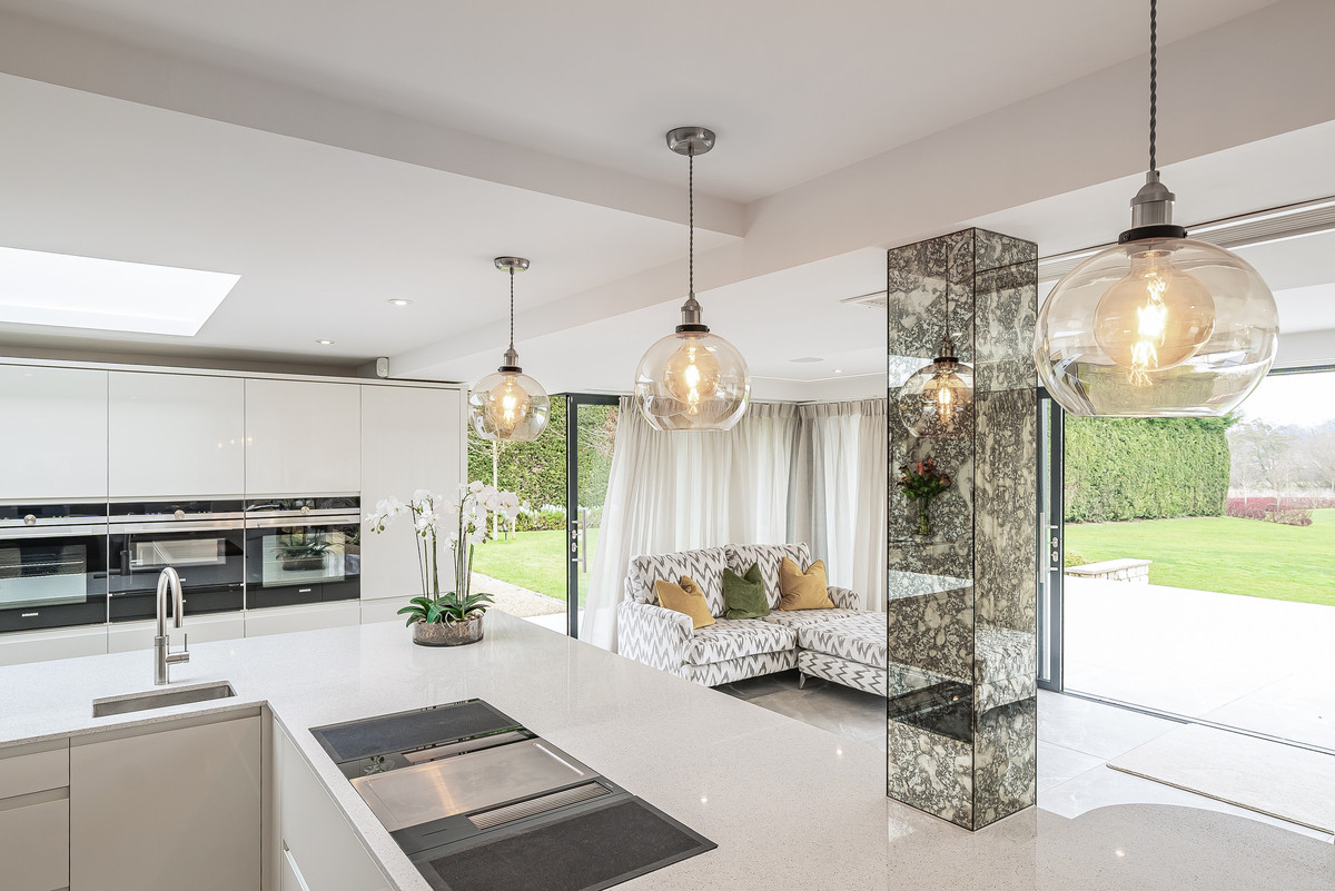 5 bedroom detached house for sale 0