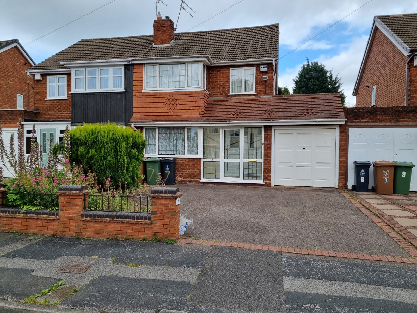 3-bed house on 7, Buckingham Drive, Willenhall, £1,250/mo