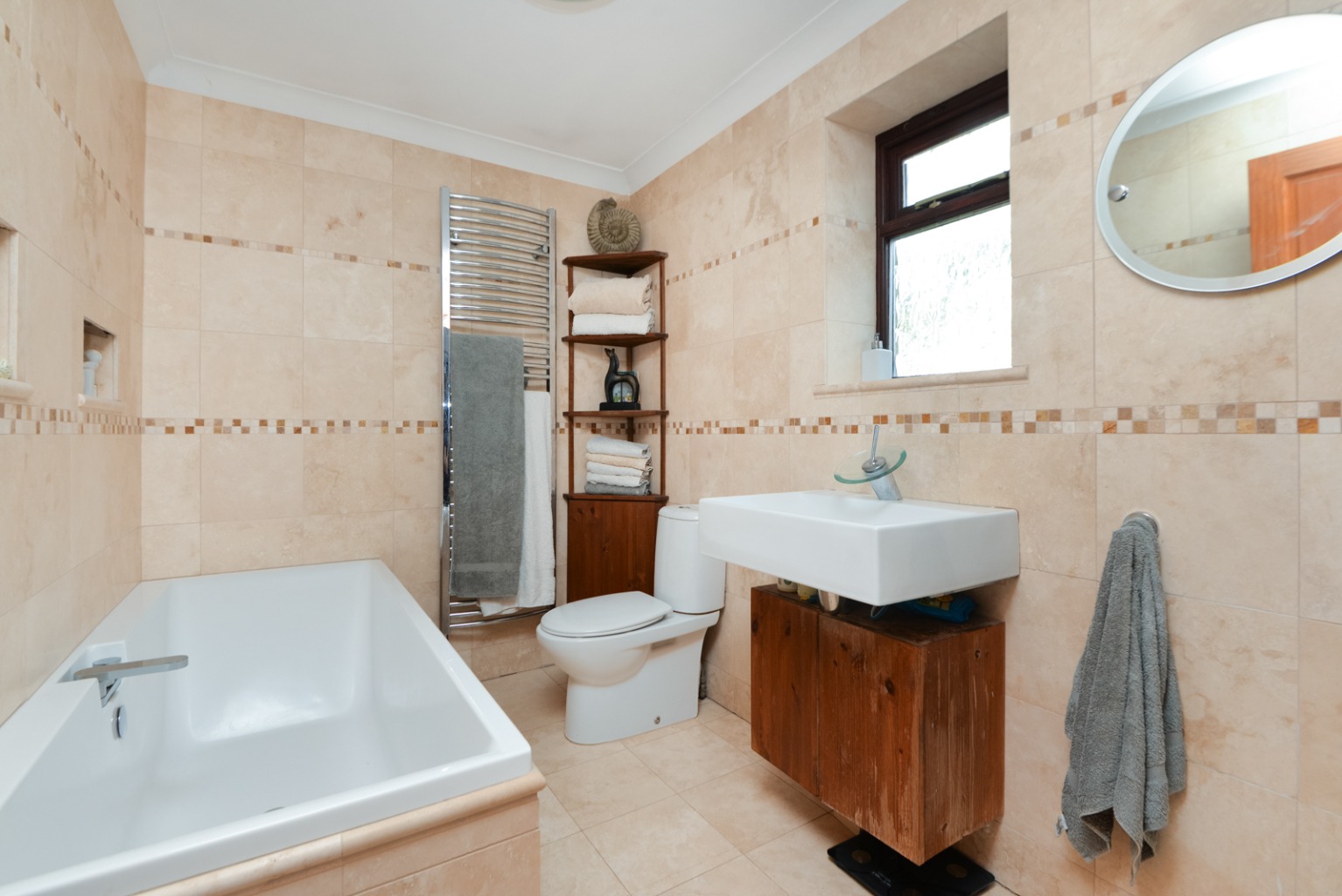 Photos of Bromley Green Road, Ruckinge, Ashford TN26 63188353