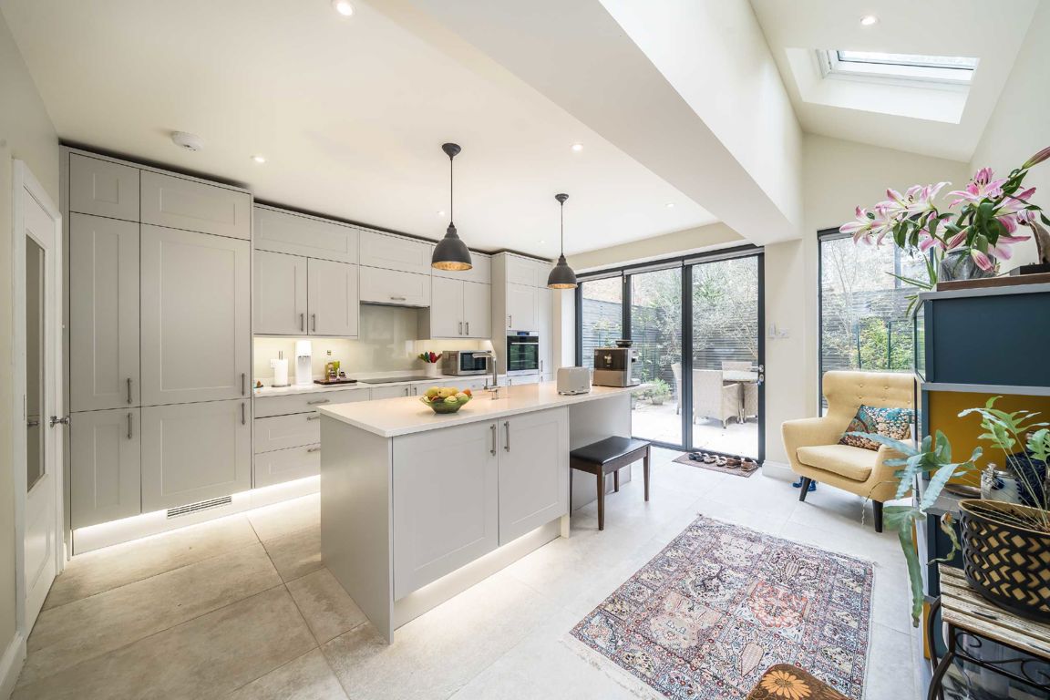 4 bedroom terraced house for sale 0