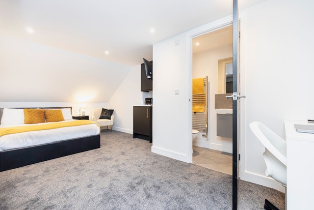 Room 6, Eastleigh photo 2