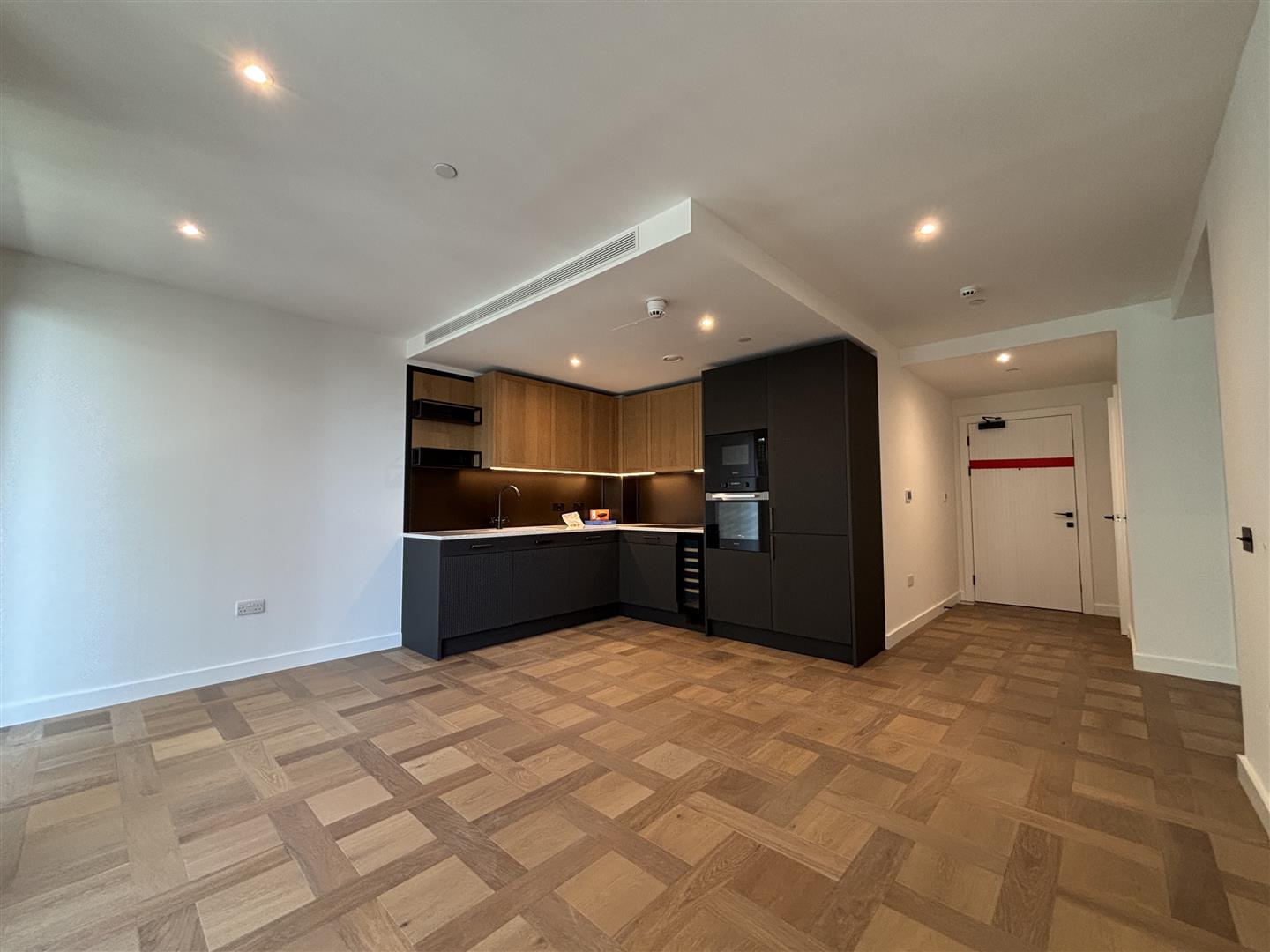 KZ106,Apartment 708, 4 Merino Gardens, London photo 4