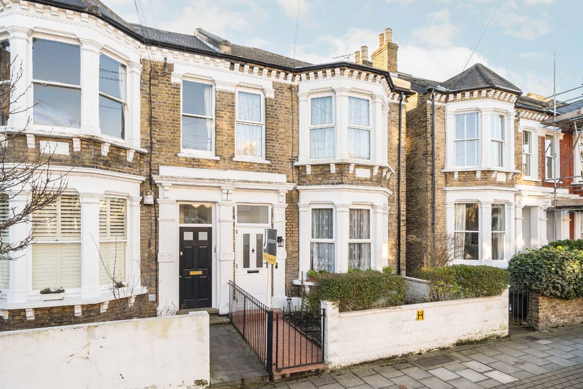 4 bedroom semi-detached house for sale 0