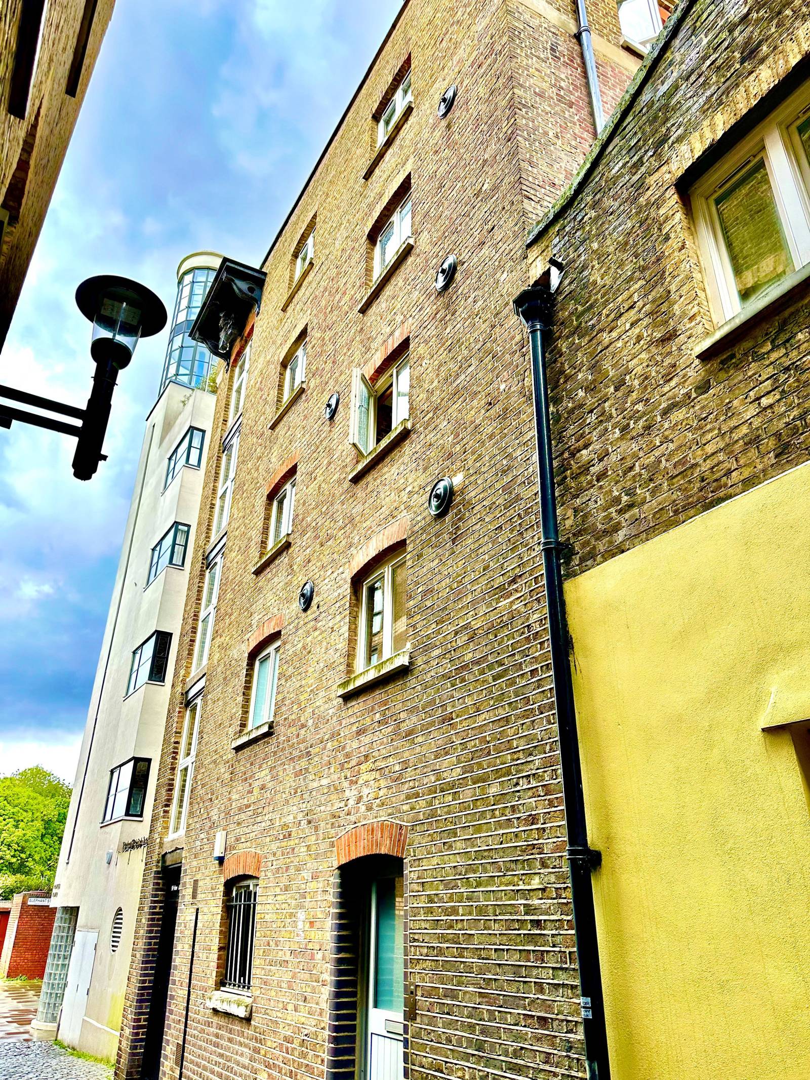 3 bedroom flat for sale 0