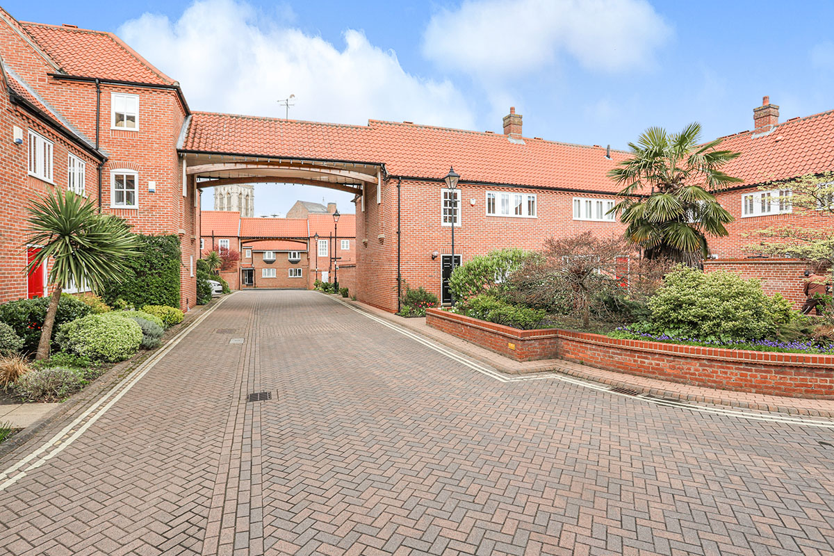 Free property report 12 St Andrew Place, York, YO1 7BP Chimnie