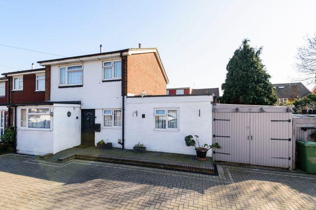 6, Aintree Close, Uxbridge photo 2