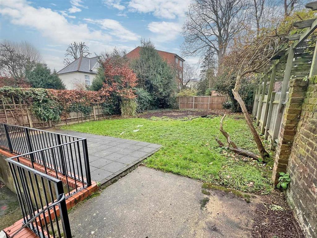 6 bedroom block of flats for sale 0