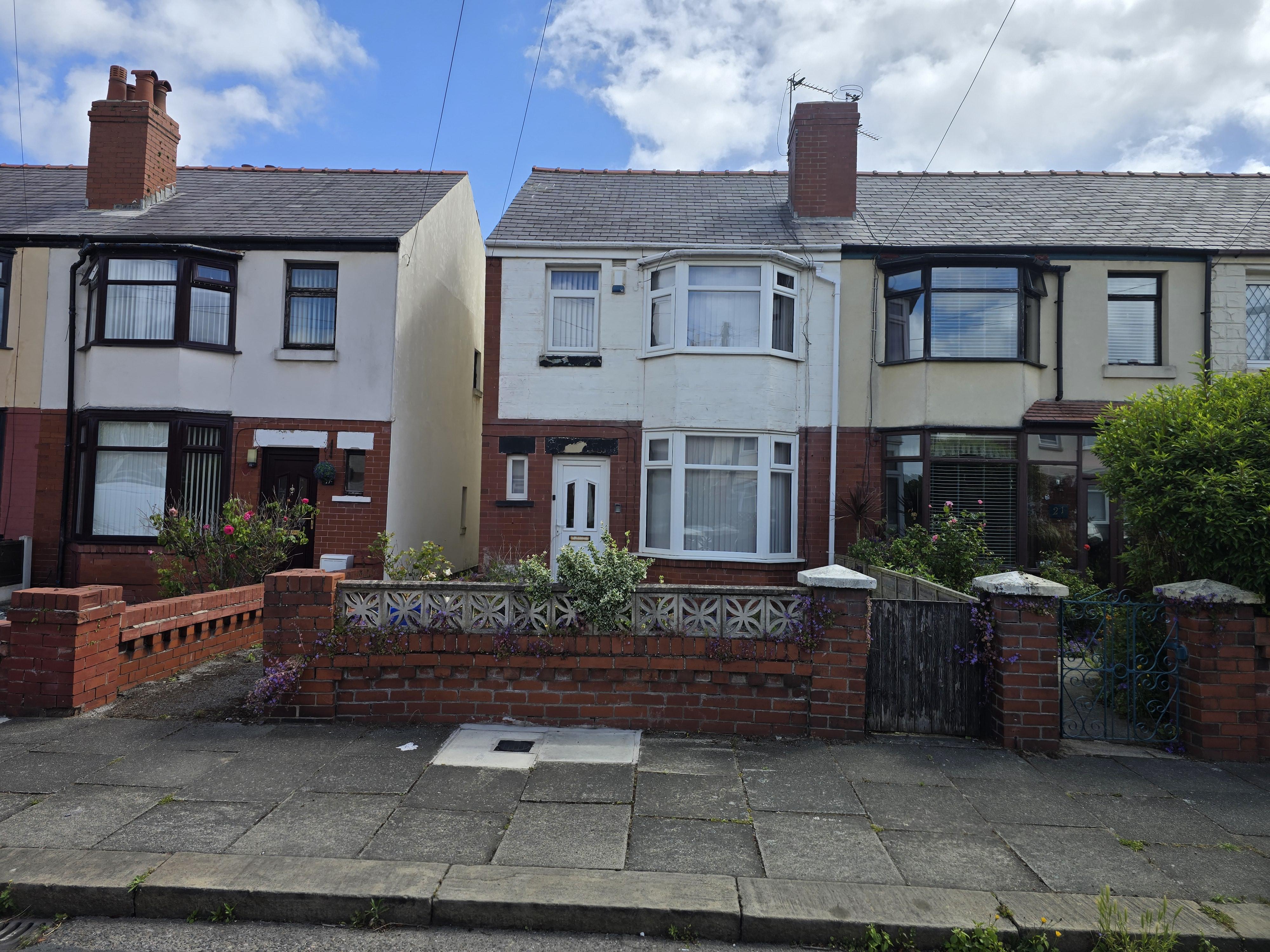 19, Loxham Gardens, Blackpool photo 4